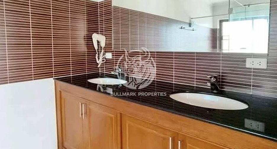 For rent 4 bedrooms villa in Jomtien, Pattaya