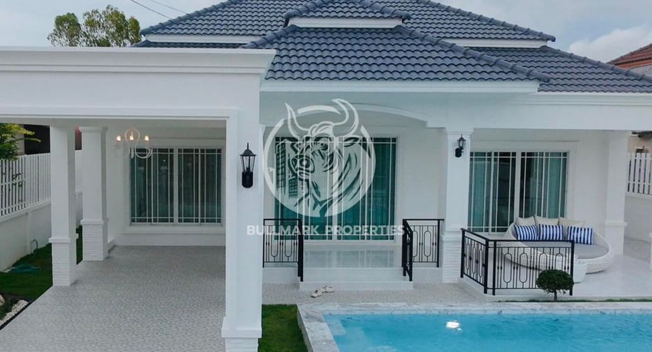 For rent 3 bedrooms villa in Bang Lamung, Chonburi