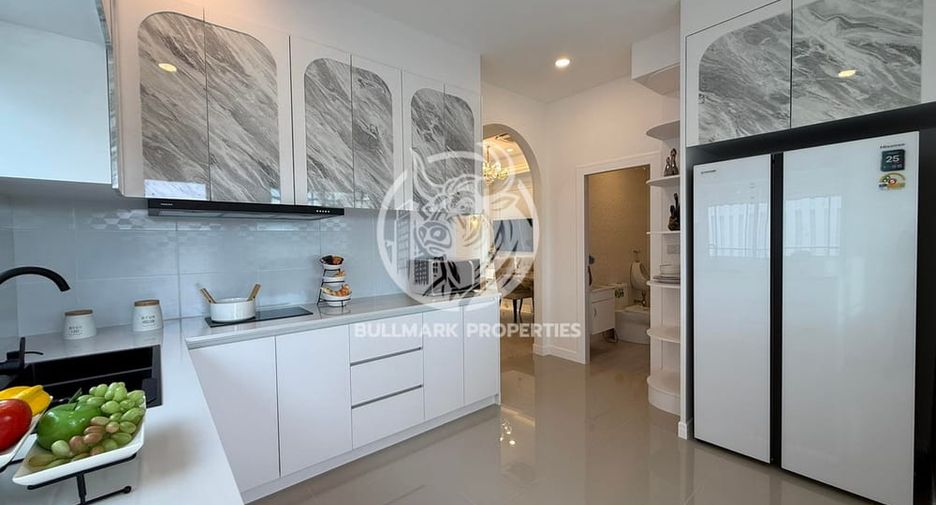 For rent 3 bedrooms villa in Bang Lamung, Chonburi