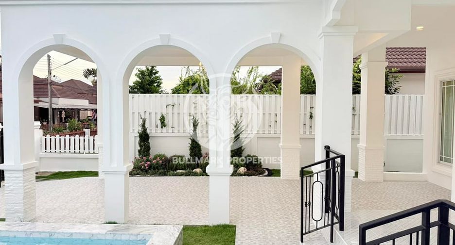For rent 3 bedrooms villa in Bang Lamung, Chonburi