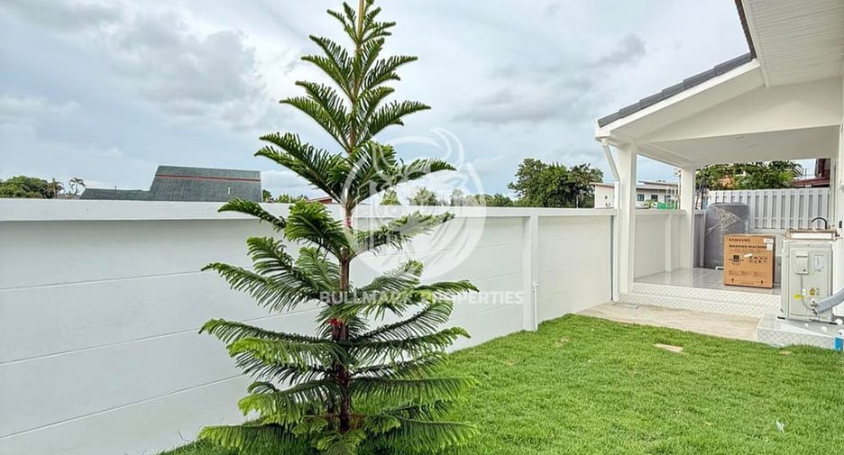 For rent 3 bedrooms villa in Bang Lamung, Chonburi