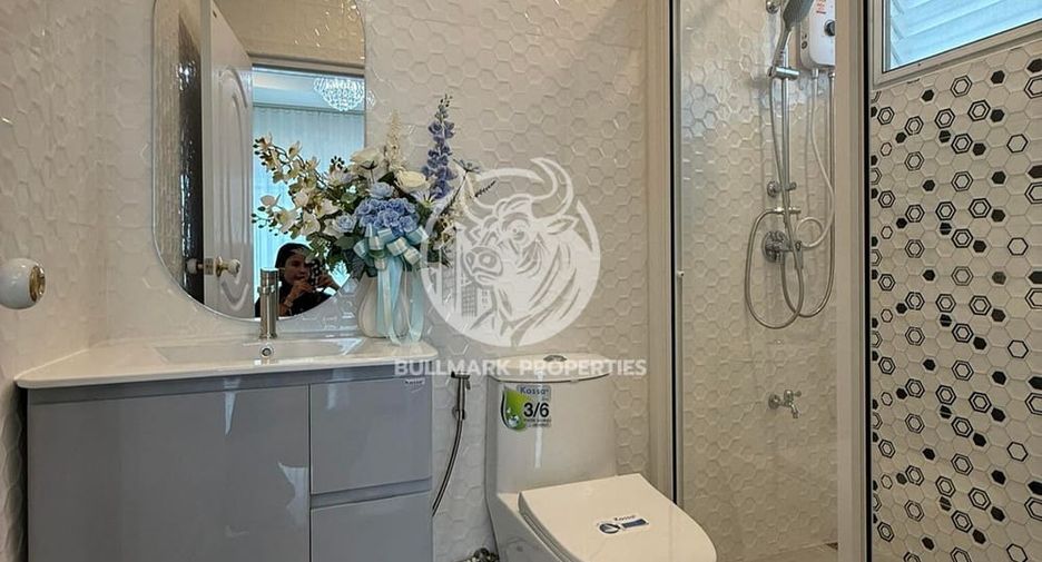 For rent 3 bedrooms villa in Bang Lamung, Chonburi