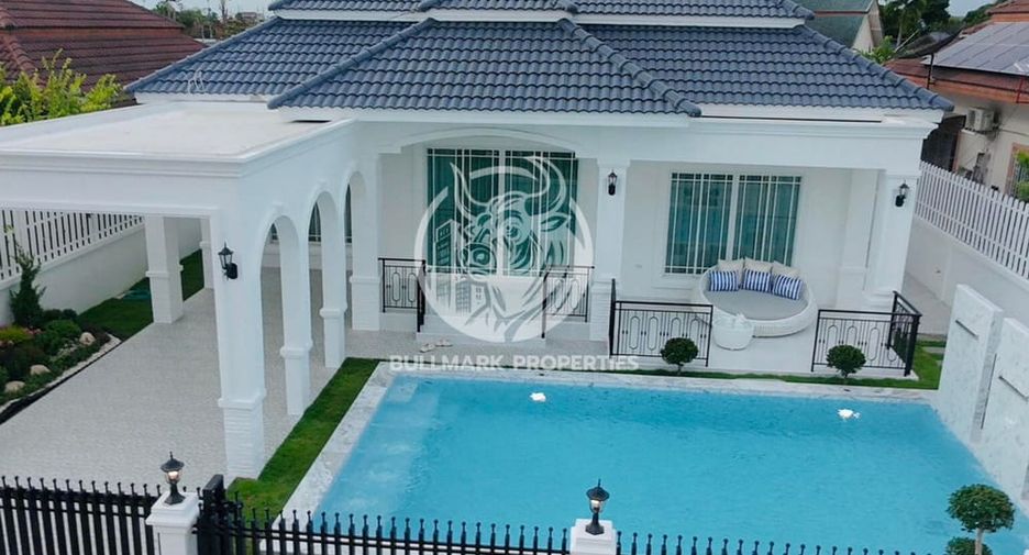 For rent 3 bedrooms villa in Bang Lamung, Chonburi