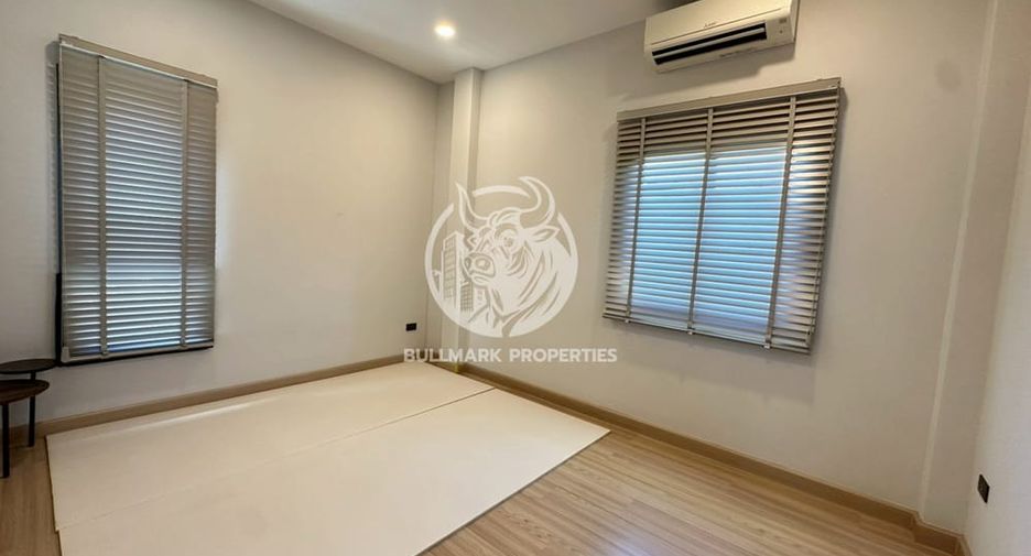 For rent 4 bedrooms house in Bang Lamung, Chonburi