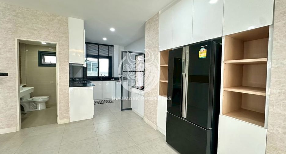 For rent 3 bedrooms house in Bang Lamung, Chonburi