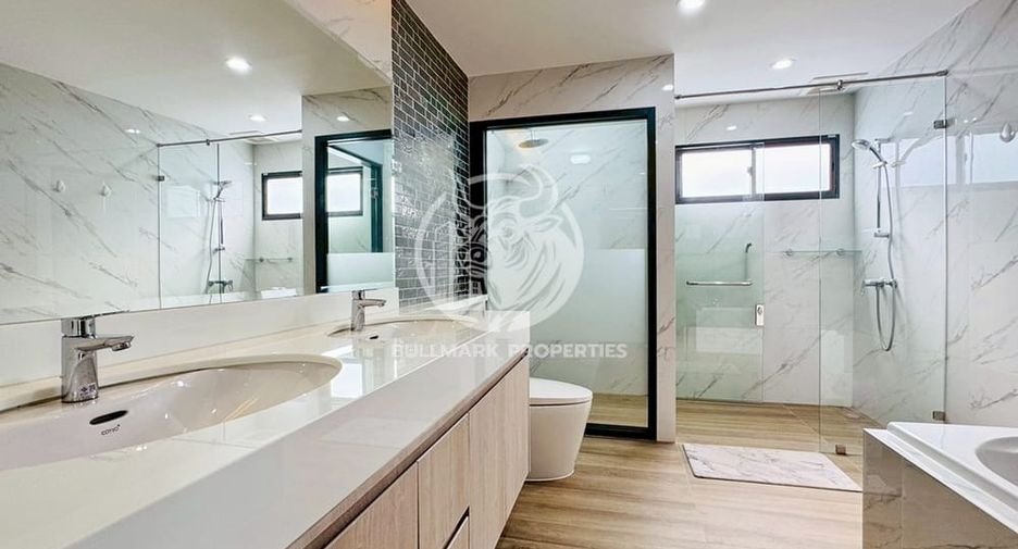 For rent 3 bedrooms house in Huay Yai, Pattaya