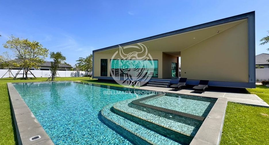 For rent 3 bedrooms house in Huay Yai, Pattaya