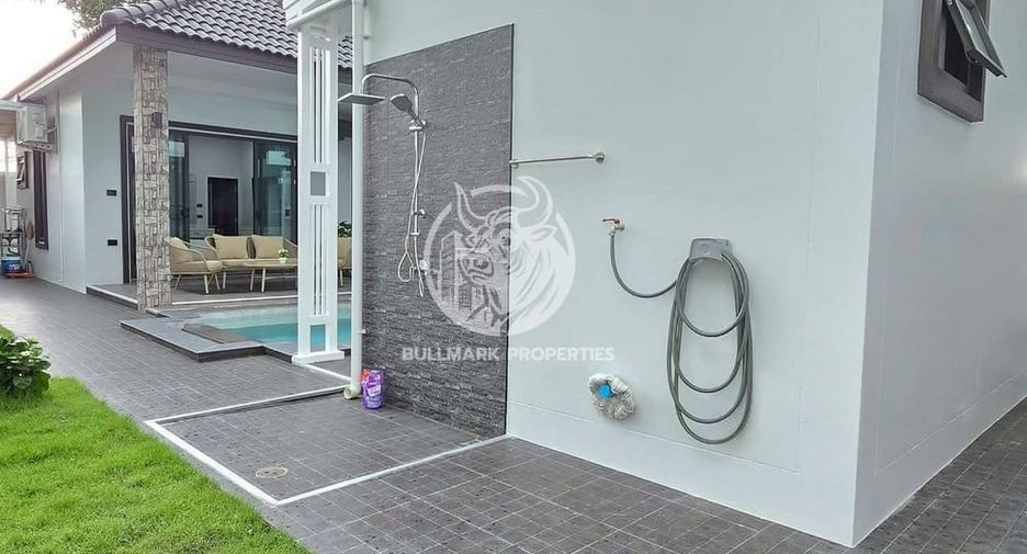 For rent 4 bedrooms house in Bang Lamung, Chonburi