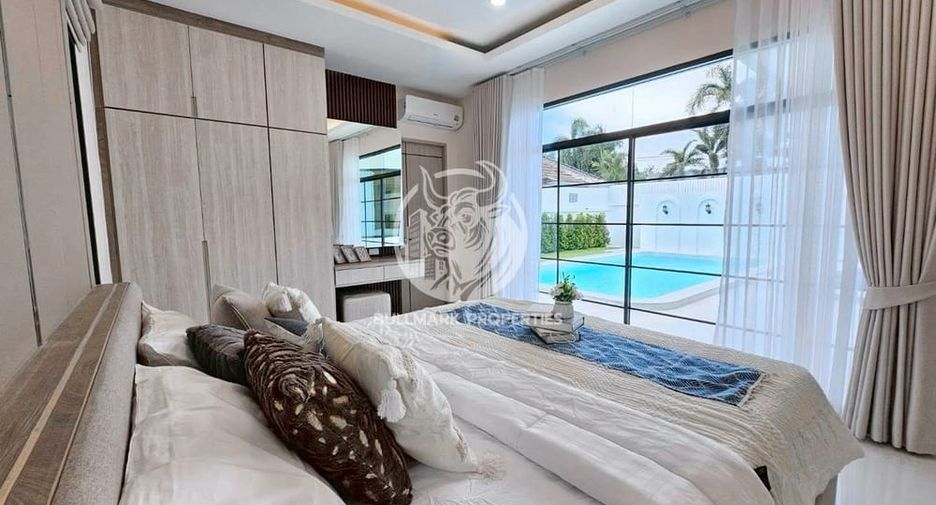For rent and for sale 4 bedrooms house in Bang Lamung, Chonburi