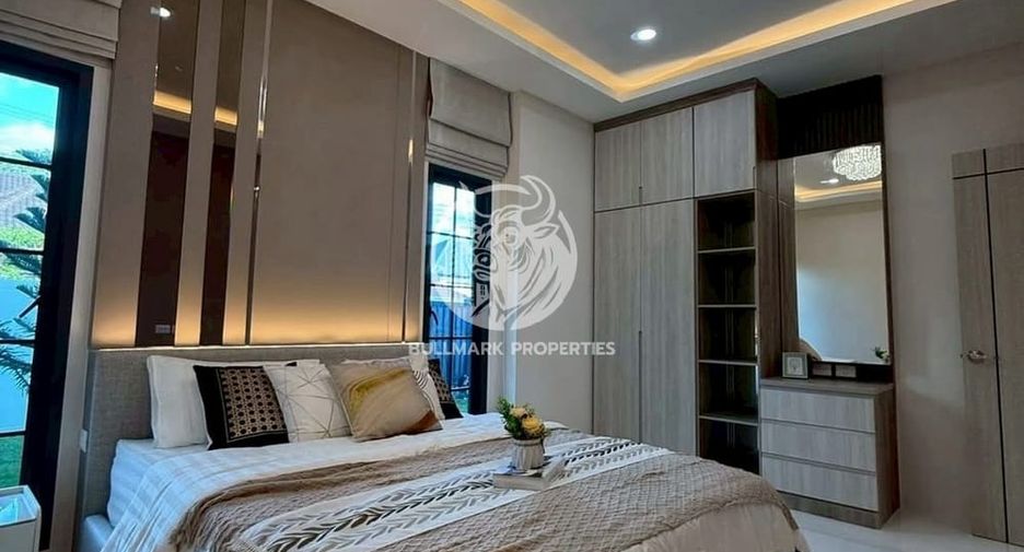 For rent and for sale 4 bedrooms house in Bang Lamung, Chonburi