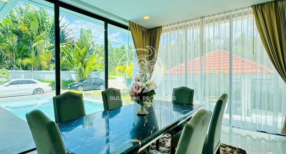 For rent 3 bedrooms house in Huay Yai, Pattaya