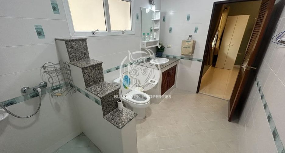 For rent and for sale 3 bedrooms house in Bang Lamung, Chonburi