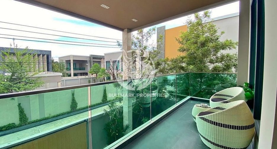 For rent 4 bedrooms house in Huay Yai, Pattaya