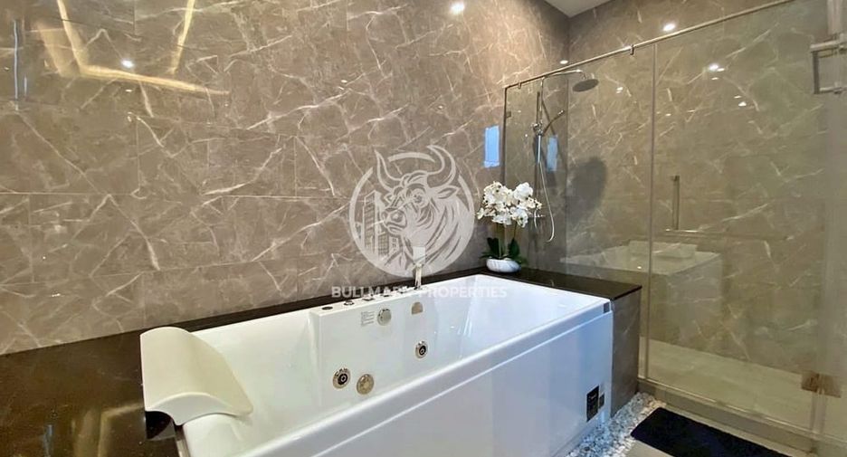 For rent 4 bedrooms house in Huay Yai, Pattaya