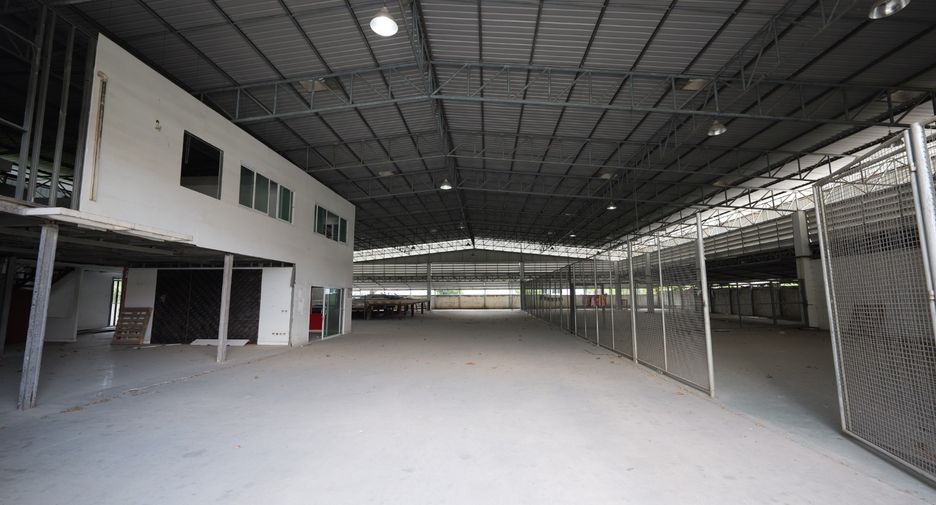 For rent and for sale 4 bedrooms warehouse in Krathum Baen, Samut Sakhon