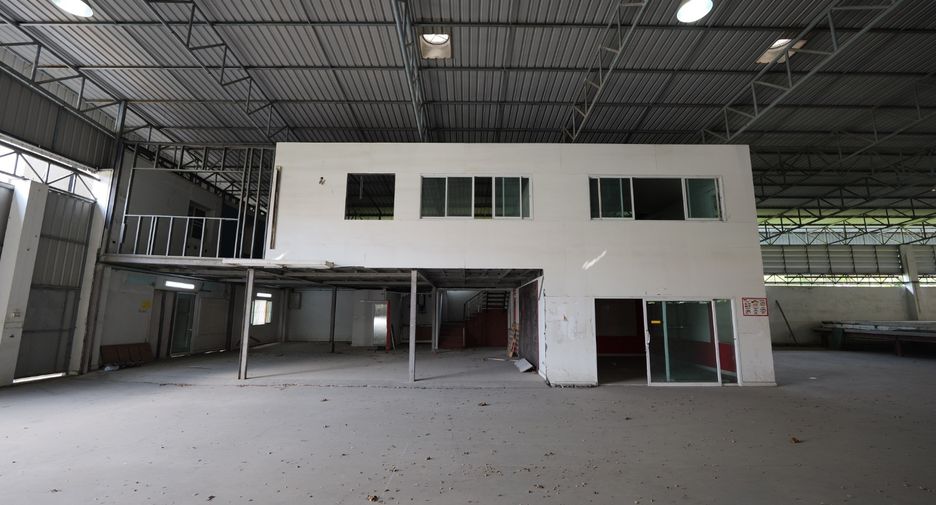 For rent and for sale 4 bedrooms warehouse in Krathum Baen, Samut Sakhon
