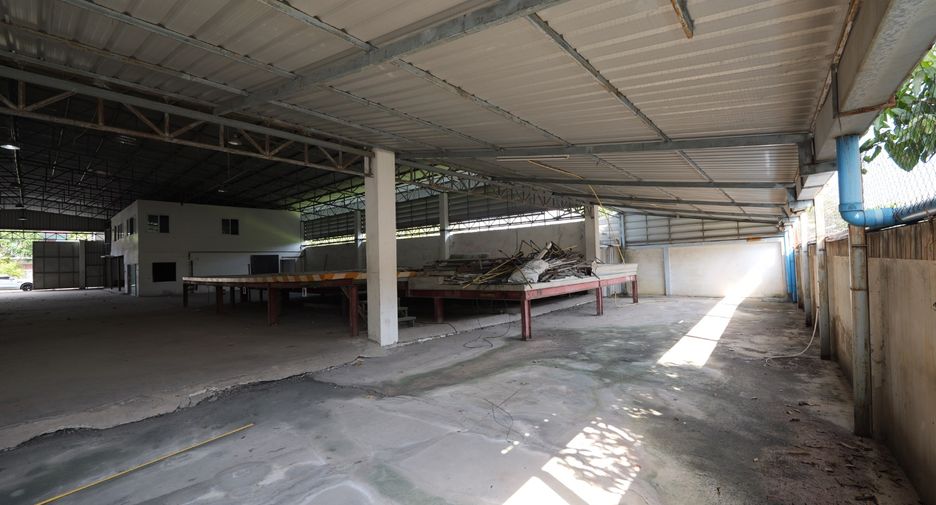 For rent and for sale 4 bedrooms warehouse in Krathum Baen, Samut Sakhon