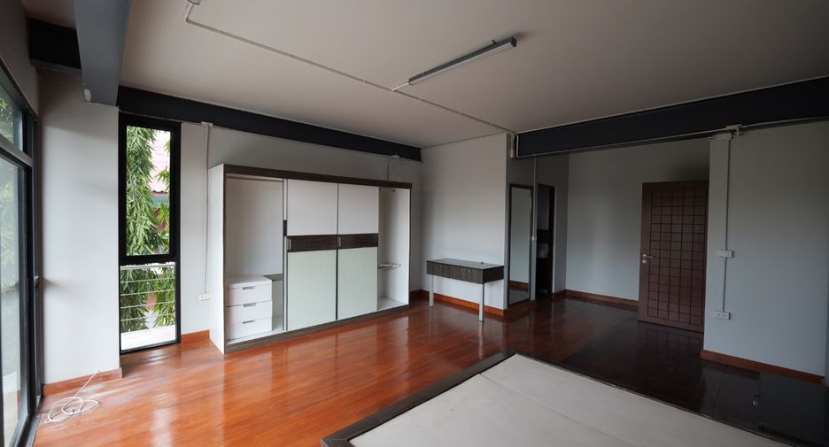 For rent and for sale 4 bedrooms warehouse in Krathum Baen, Samut Sakhon