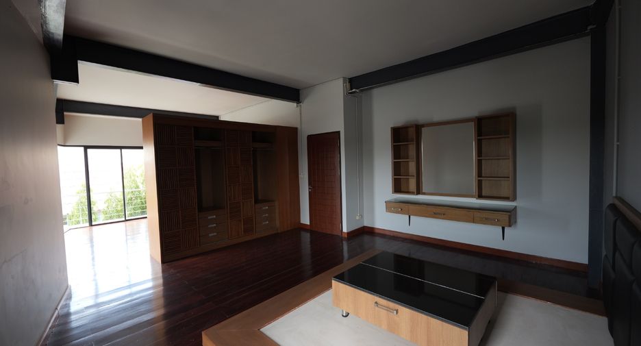 For rent and for sale 4 bedrooms warehouse in Krathum Baen, Samut Sakhon