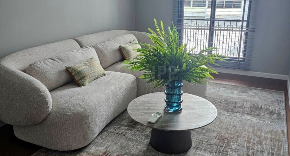 For rent and for sale 4 bedrooms house in Mueang Samut Prakan, Samut Prakan