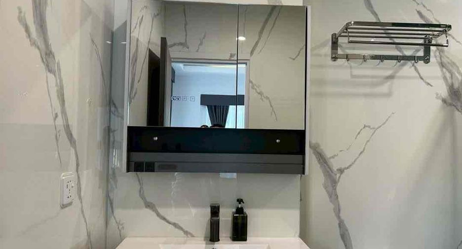 Villa en alquiler y en venta de 6 habitaciones en Bang Lamung, Chonburi