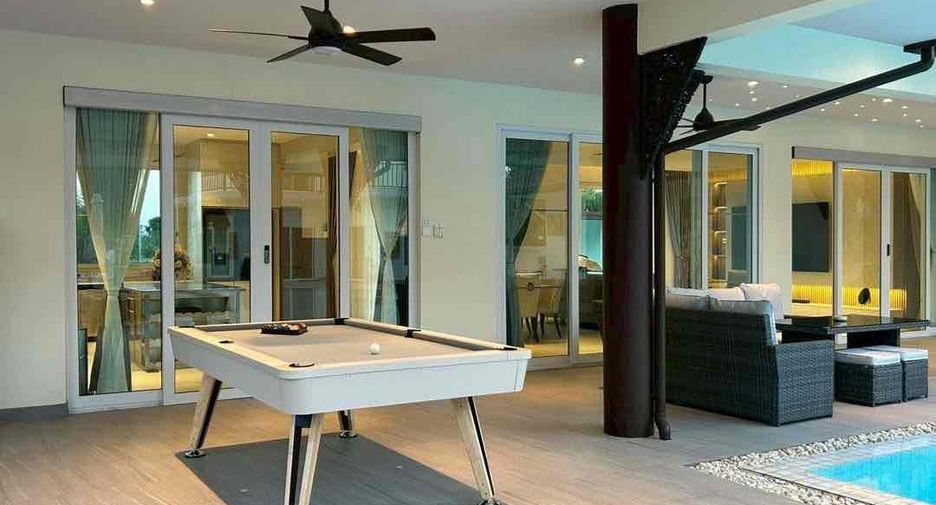 Villa en alquiler y en venta de 6 habitaciones en Bang Lamung, Chonburi