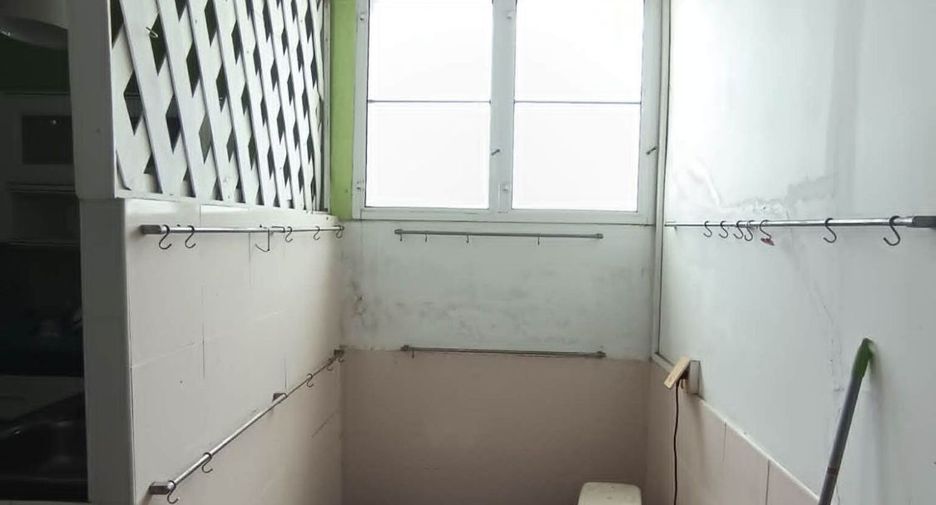 Casa adosada en venta de 4 habitaciones en Suan Luang, Bangkok