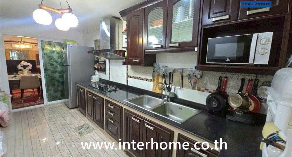 For sale 5 ベッドルーム house in Lam Luk Ka, Pathum Thani