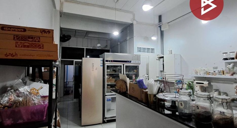 For sale 3 bedrooms retail Space in Bang Lamung, Chonburi