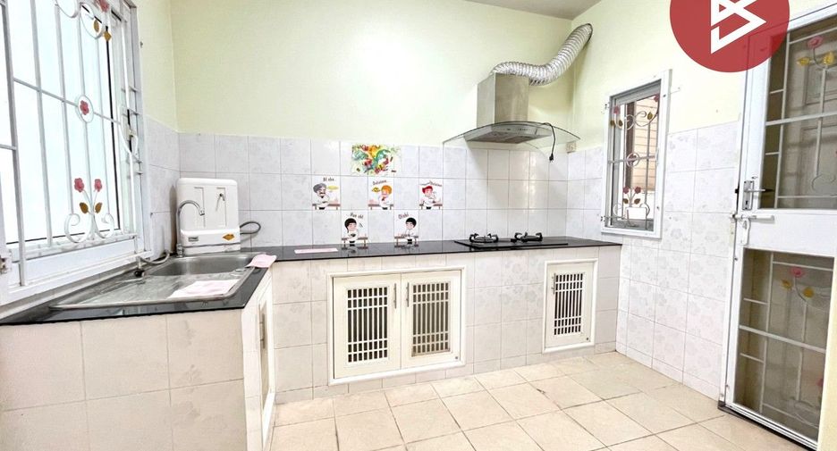 Casa adosada en venta de 3 habitaciones en Bang Bua Thong, Nonthaburi