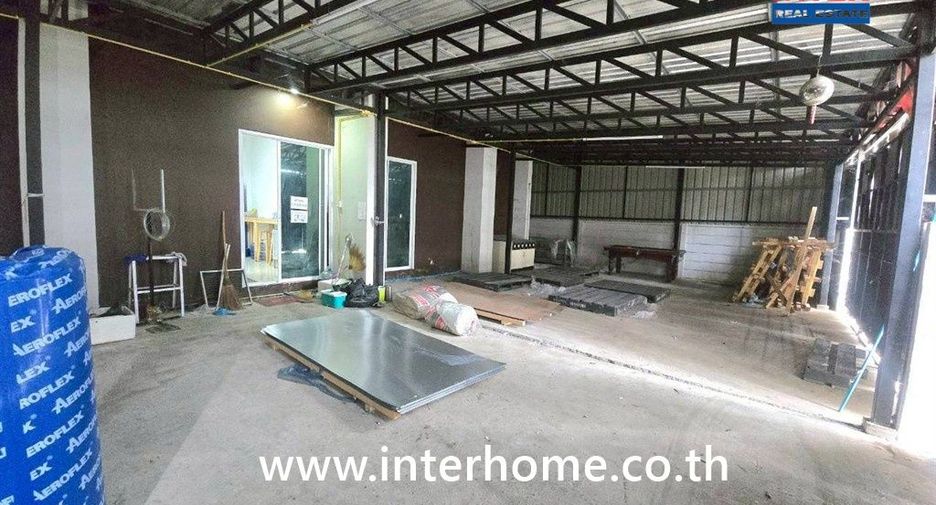 Продажа 4 спальни торговое помещение в Lam Luk Ka, Патумтани