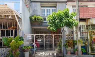 Casa adosada en venta de 2 habitaciones en Bang Kapi, Bangkok