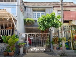Casa adosada en venta de 2 habitaciones en Bang Kapi, Bangkok