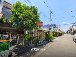 Casa adosada en venta de 2 habitaciones en Bang Kapi, Bangkok