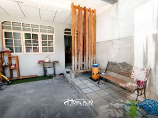 Casa adosada en venta de 2 habitaciones en Bang Kapi, Bangkok