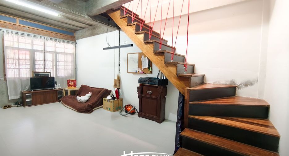 Casa adosada en venta de 2 habitaciones en Bang Kapi, Bangkok