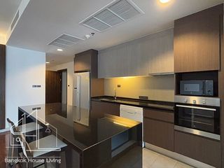 À louer 4 chambres condo à Khlong Toei, Bangkok