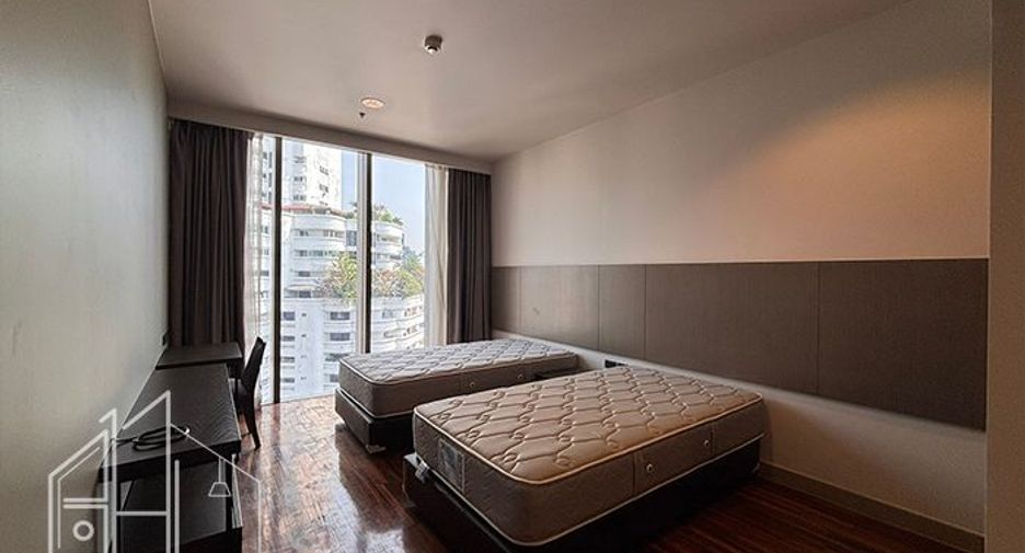 À louer 4 chambres condo à Khlong Toei, Bangkok