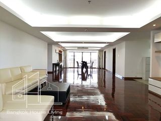 For rent 3 bedrooms apartment in Watthana, Bangkok