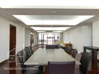 For rent 3 bedrooms apartment in Watthana, Bangkok