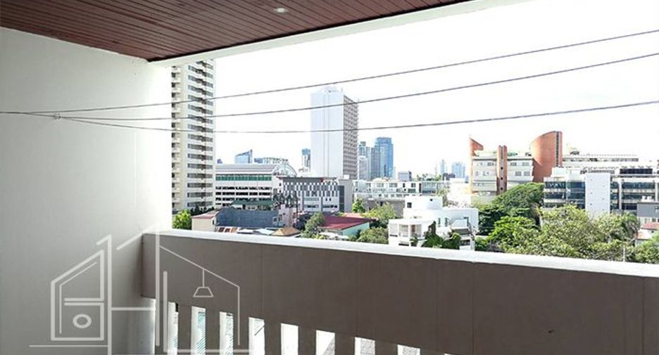 For rent 3 bedrooms apartment in Watthana, Bangkok