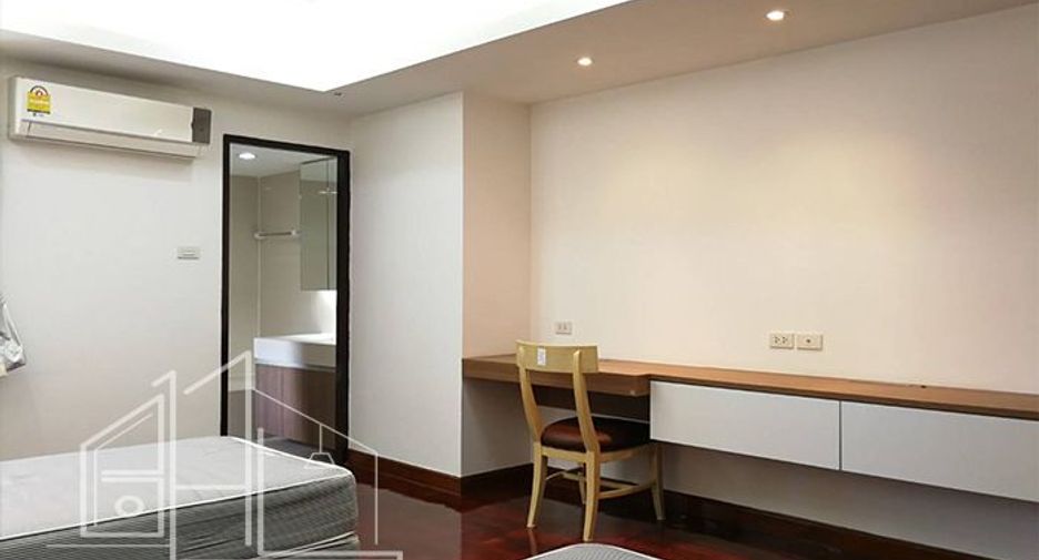 For rent 3 bedrooms apartment in Watthana, Bangkok