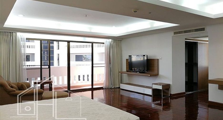 For rent 3 bedrooms apartment in Watthana, Bangkok
