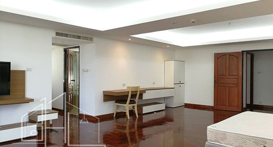 For rent 3 bedrooms apartment in Watthana, Bangkok