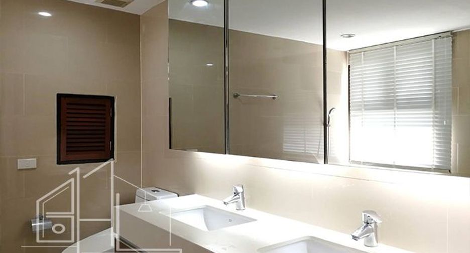 For rent 3 bedrooms apartment in Watthana, Bangkok