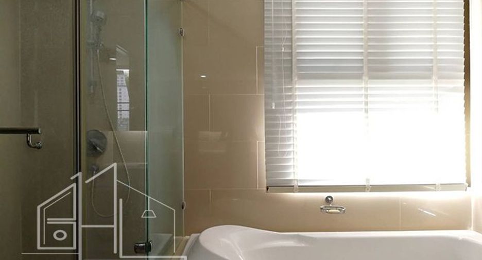 For rent 3 bedrooms apartment in Watthana, Bangkok