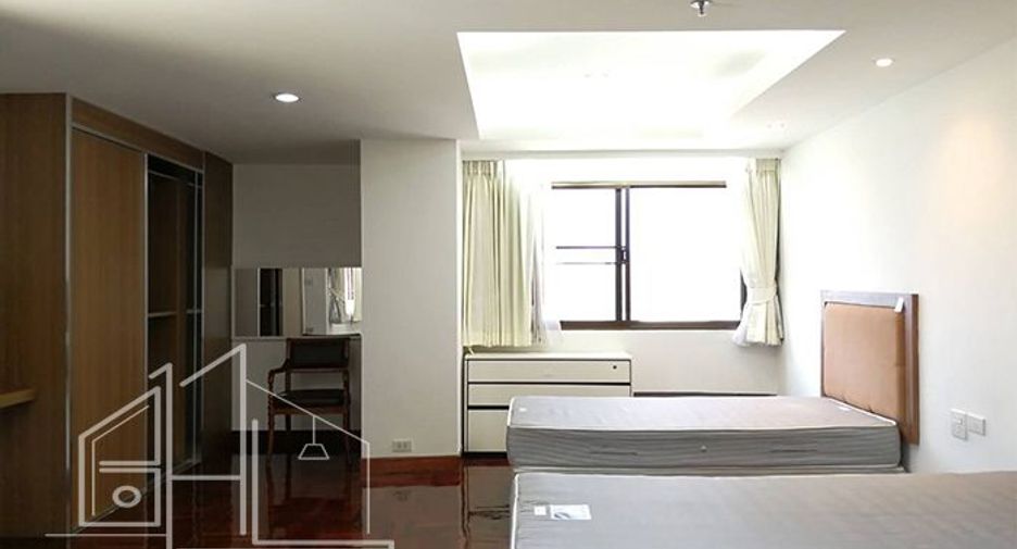 For rent 3 bedrooms apartment in Watthana, Bangkok