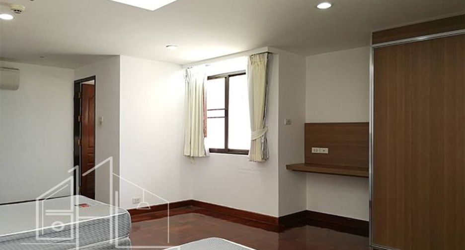 For rent 3 bedrooms apartment in Watthana, Bangkok