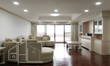 For rent 3 bedrooms condo in Watthana, Bangkok