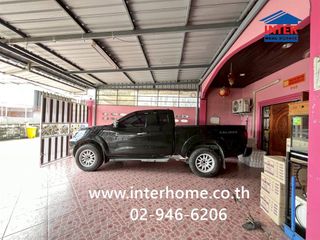 Casa adosada en venta de 3 habitaciones en Bang Khae, Bangkok